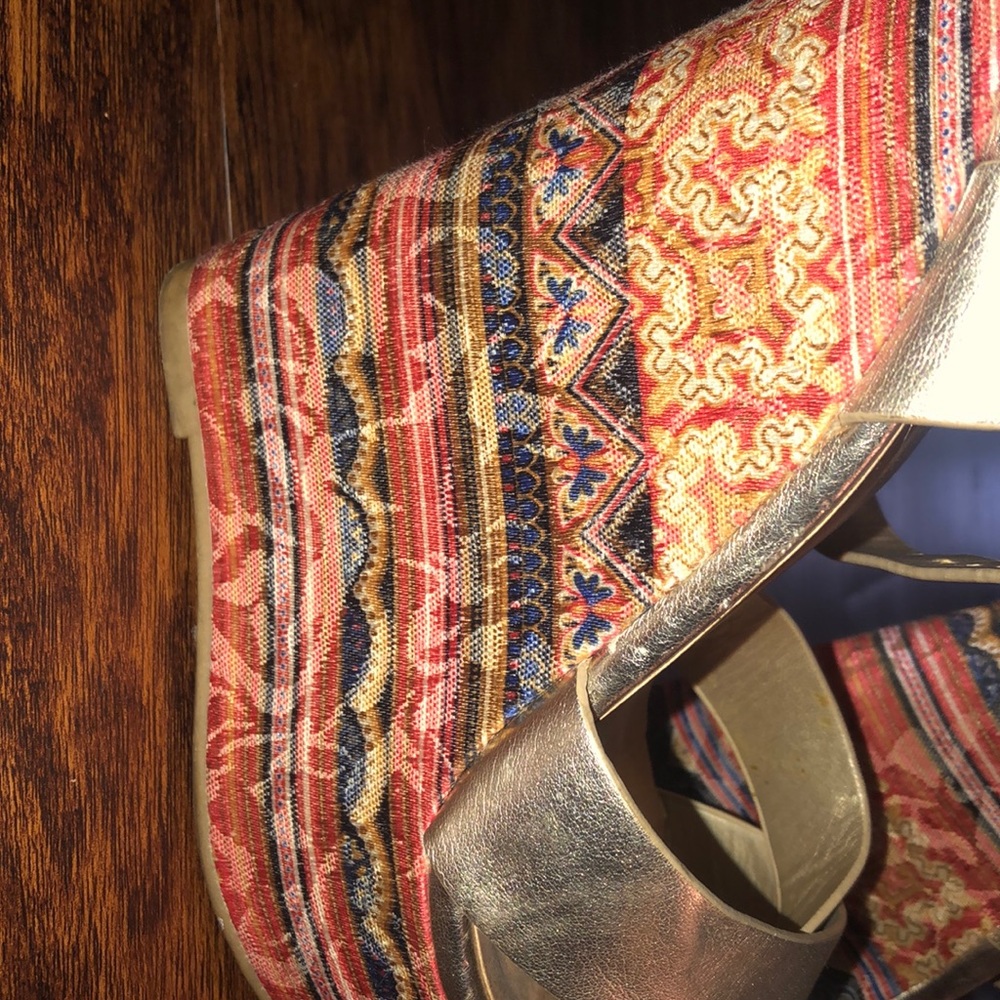 Multi Color Wedge - Picture 2 of 3